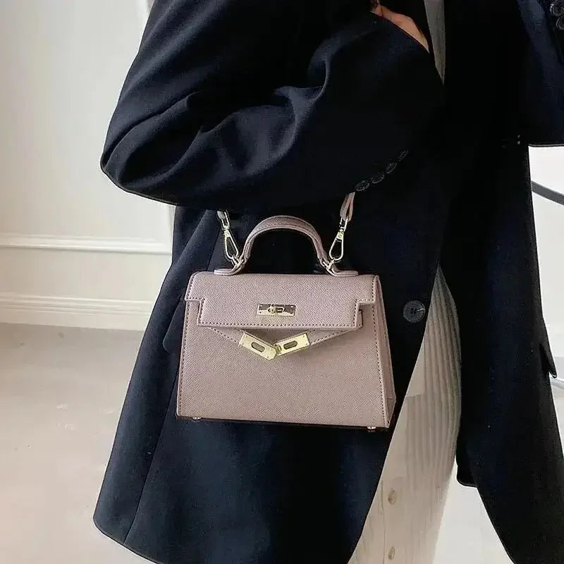 Mini sac en cuir beige